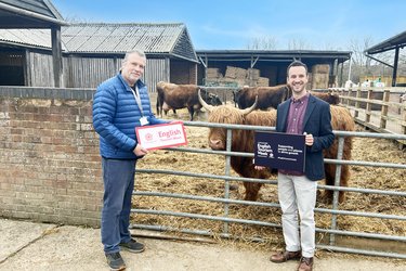 Chris Hinchcliff, MP with Jason Valentine at Standalone Farm.