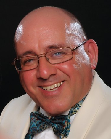 A headshot of Robert Hyman