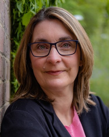 Headshot of Sarah Golding