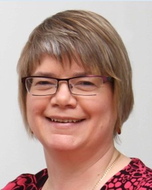 A headshot of Lynne Ceeney