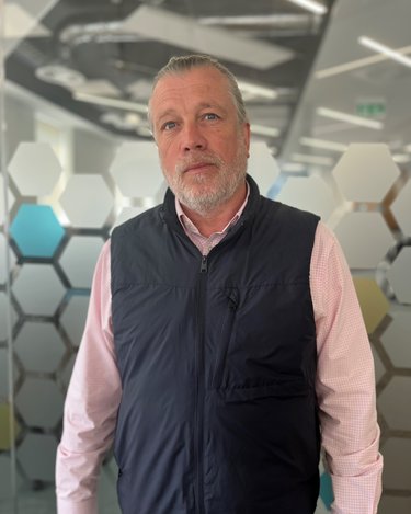 Headshot of jason valentine